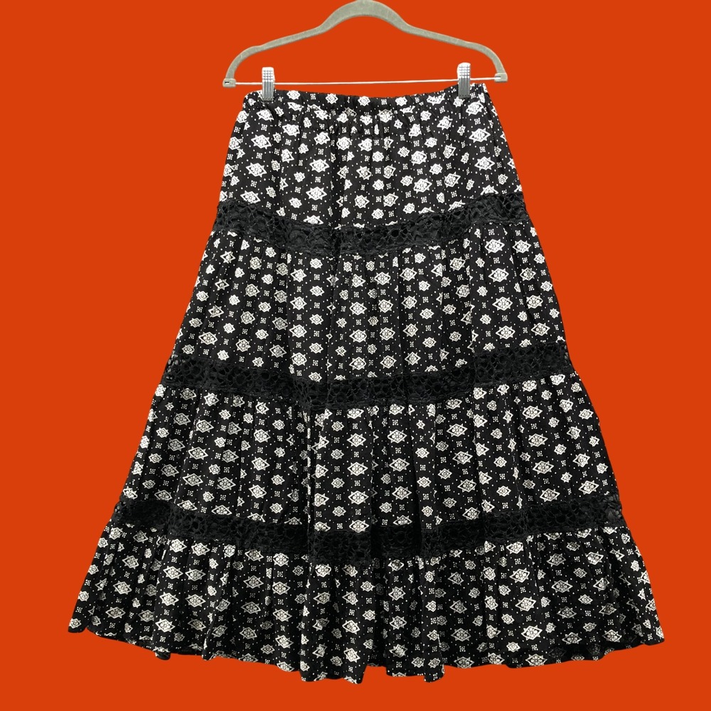 Vintage Y2K Black & White Boho Tiered Maxi Skirt with Lace Trim Size M / L